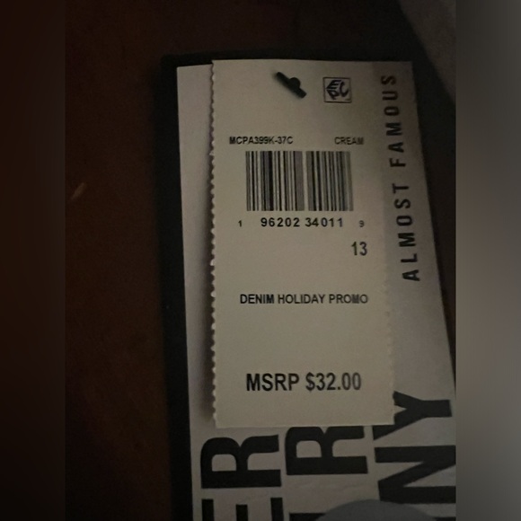 ⭐️NWT ⭐️ Super High Rise Skinny pants, Size 13 Jr - Picture 8 of 8